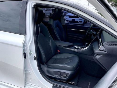Used 2022 Toyota Camry XSE w/ Carpet Mat Package (TMS) FWD image 28