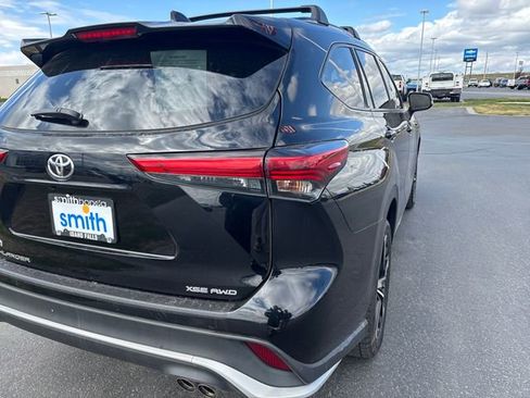 Used 2022 Toyota Highlander XSE AWD/4WD image 31