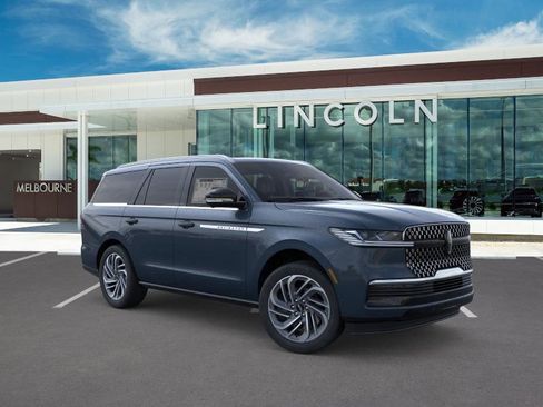 New 2025 Lincoln Navigator Reserve image 7