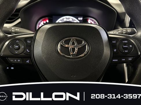 Used 2025 Toyota RAV4 XLE AWD/4WD image 23