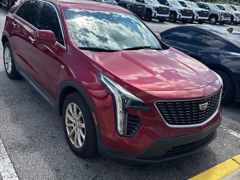 Used 2019 Cadillac XT4 Luxury FWD image 3