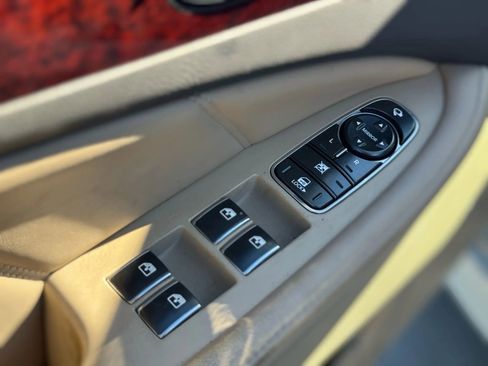 Used 2011 Hyundai Equus Ultimate image 12