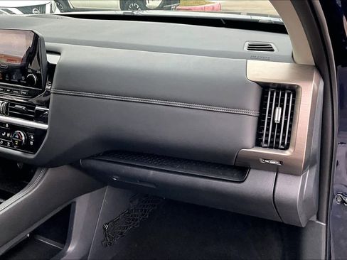 Used 2024 Nissan Pathfinder Platinum w/ Cargo Package image 16