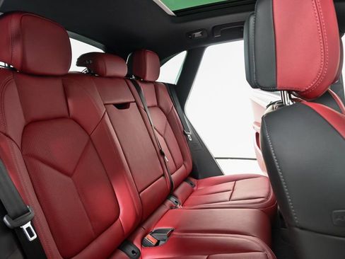 New 2026 Porsche Macan image 22