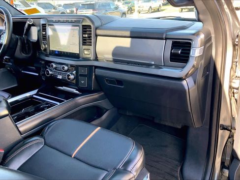 Used 2024 Ford F250 Platinum image 17