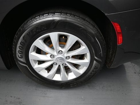 Used 2017 Chrysler Pacifica Touring-L FWD image 20