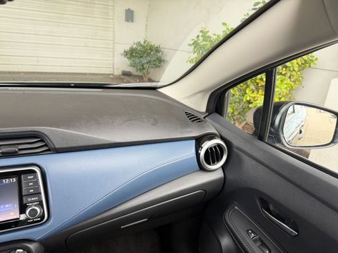 Used 2025 Nissan Versa SV image 35