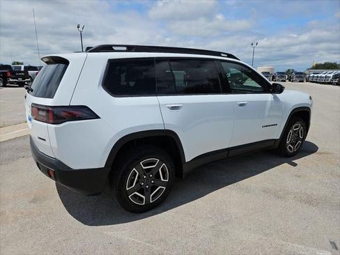 New 2026 Jeep Cherokee Laredo AWD/4WD image 38