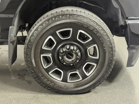 Used 2023 Ford F350 Platinum AWD/4WD image 13