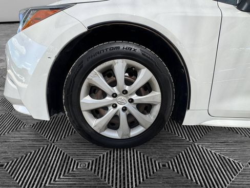 Used 2021 Toyota Corolla LE FWD image 9