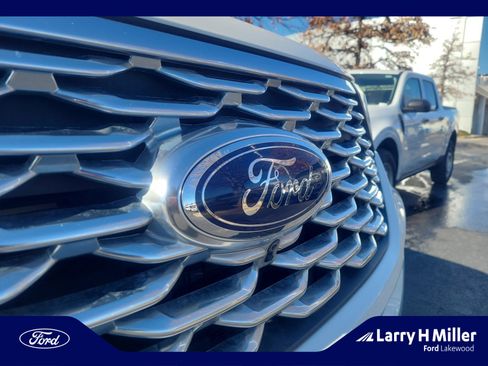 Used 2020 Ford Explorer Platinum w/ Premium Technology Package image 23