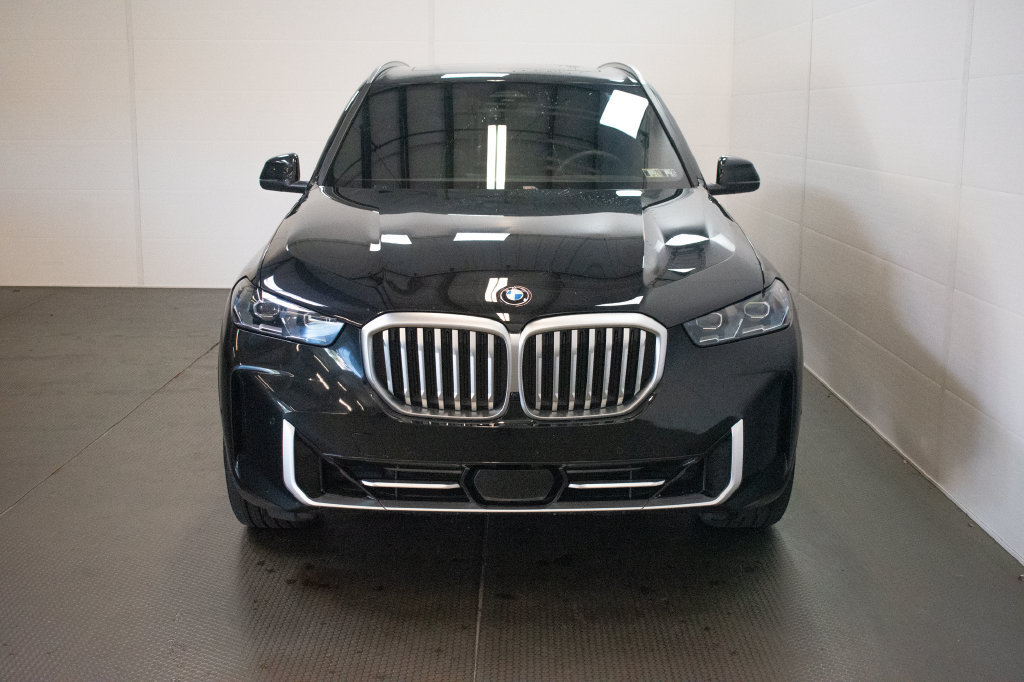 Used 2024 BMW X5 xDrive40i w/ Premium Package AWD/4WD image 2