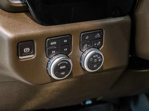 Used 2022 GMC Sierra 1500 SLT AWD/4WD image 36