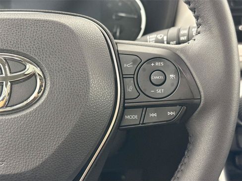 Certified 2025 Toyota RAV4 XLE Premium FWD image 18