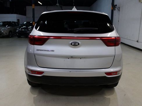 Used 2019 Kia Sportage LX image 9