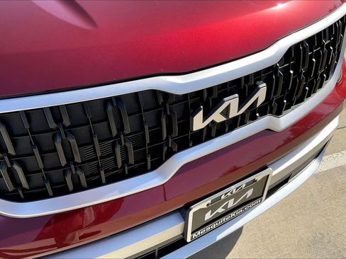 Used 2024 Kia Telluride EX w/ EX Captain's Chair Package image 33