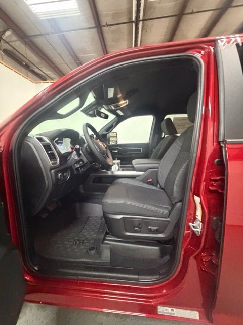 New 2027 RAM 3500 Big Horn AWD/4WD image 13