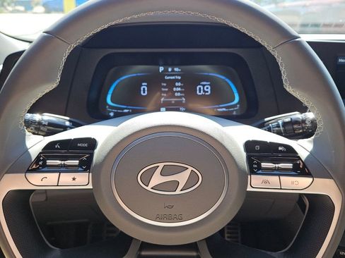 Used 2025 Hyundai Elantra Sport FWD image 22