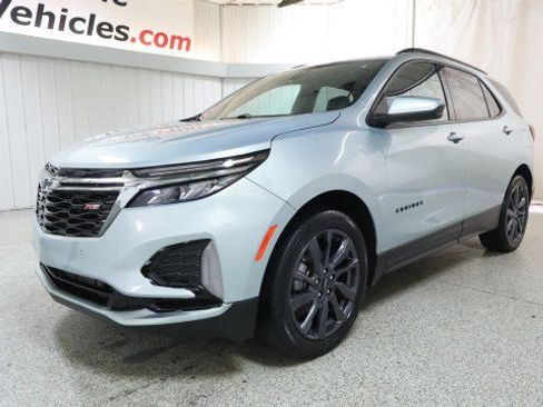 Used 2022 Chevrolet Equinox RS FWD image 2
