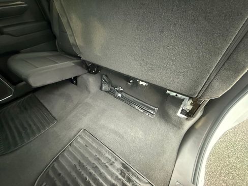 Used 2023 Chevrolet Silverado 1500 LT w/ Z71 Off-Road Package image 24