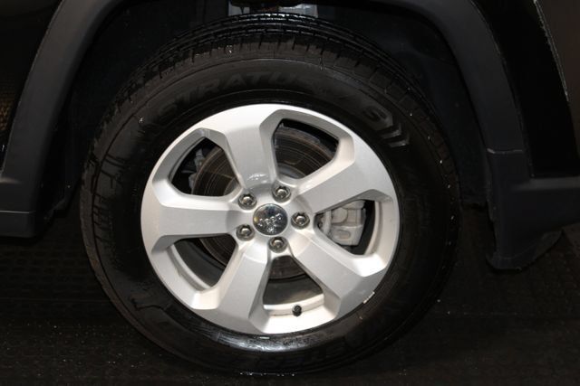 Used 2020 Jeep Compass Latitude w/ Cold Weather Group AWD/4WD image 33