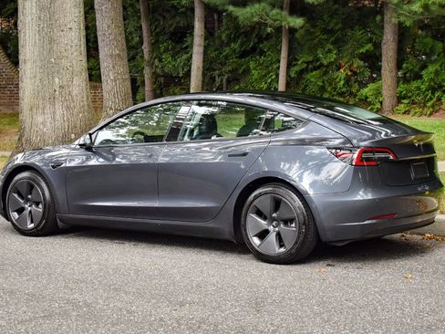 Used 2022 Tesla Model 3 Long Range AWD/4WD image 6