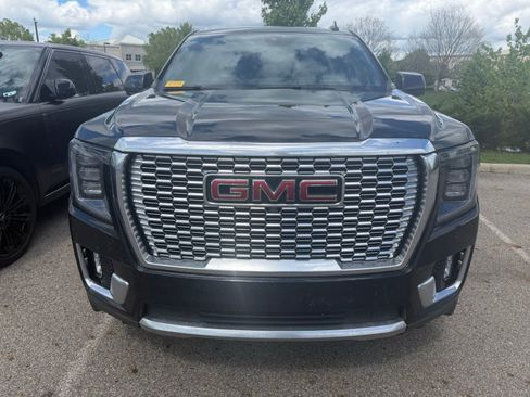 Used 2021 GMC Yukon XL Denali w/ Denali Premium Package AWD/4WD image 2