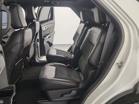 Used 2023 Ford Explorer ST-Line w/ Class IV Trailer Tow Package image 17