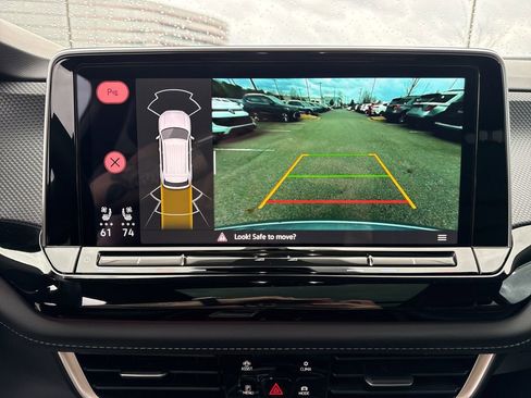 Used 2025 Volkswagen Atlas Cross Sport SEL image 31