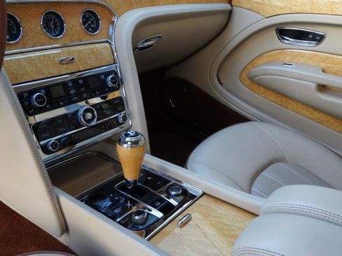 Used 2012 Bentley Mulsanne RWD image 25