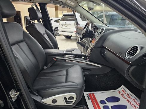 Used 2011 Mercedes-Benz GL 450 4MATIC image 22