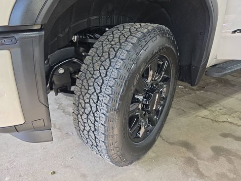 New 2026 GMC Sierra 2500 AT4 w/ AT4 Premium Plus Package AWD/4WD image 34