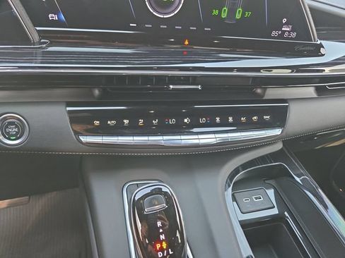 Used 2022 Cadillac Escalade Sport w/ Touring Package AWD/4WD image 32
