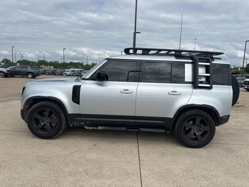 Used 2024 Land Rover Defender 110 S image 9