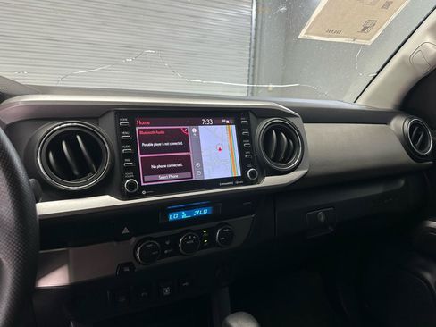 Used 2021 Toyota Tacoma SR5 RWD image 20