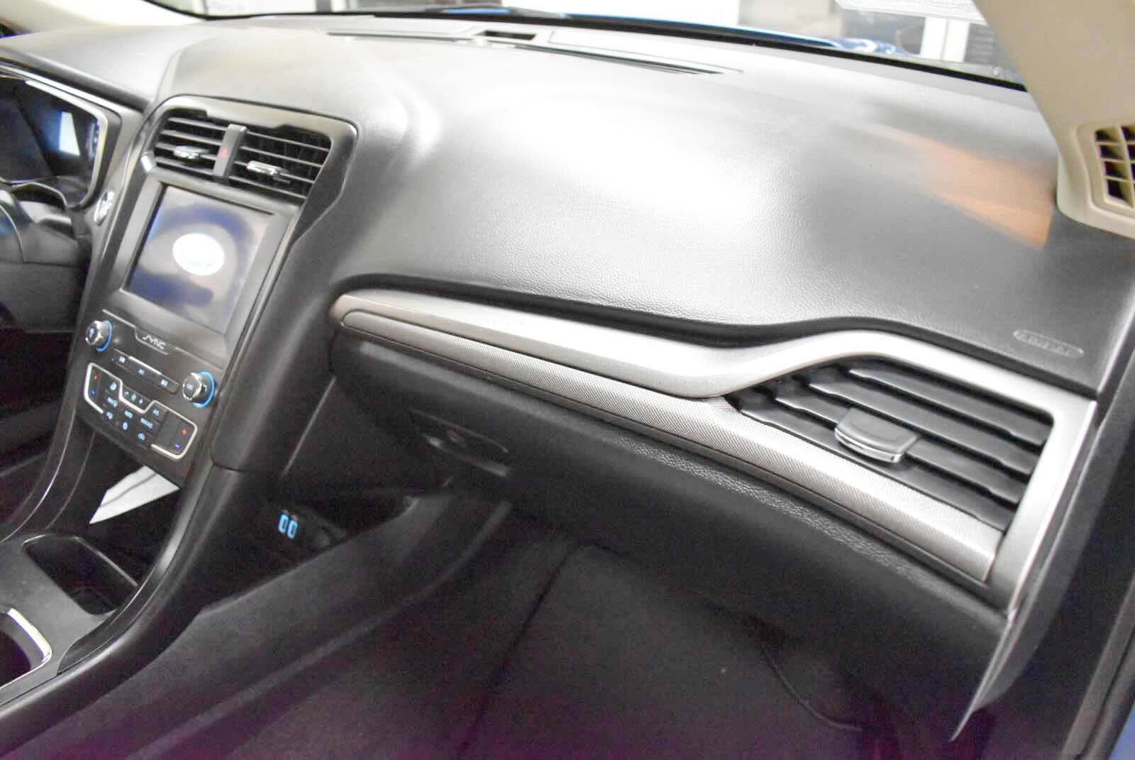 Used 2020 Ford Fusion SE w/ Equipment Group 151A FWD image 43