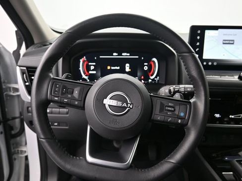 Used 2024 Nissan Rogue SL image 14