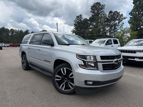 Used 2020 Chevrolet Suburban Premier AWD/4WD image 3
