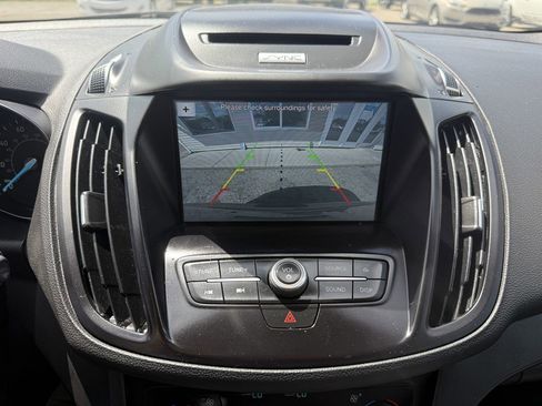 Used 2018 Ford Escape SE w/ SE Sync 3 Package FWD image 17