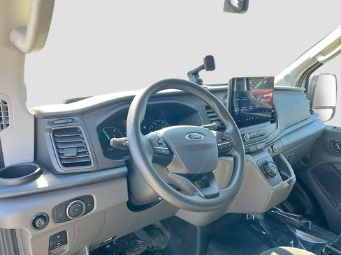 Used 2023 Ford E-Transit Medium Roof RWD image 9