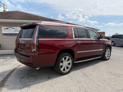 Used 2018 Cadillac Escalade ESV Luxury RWD image 5
