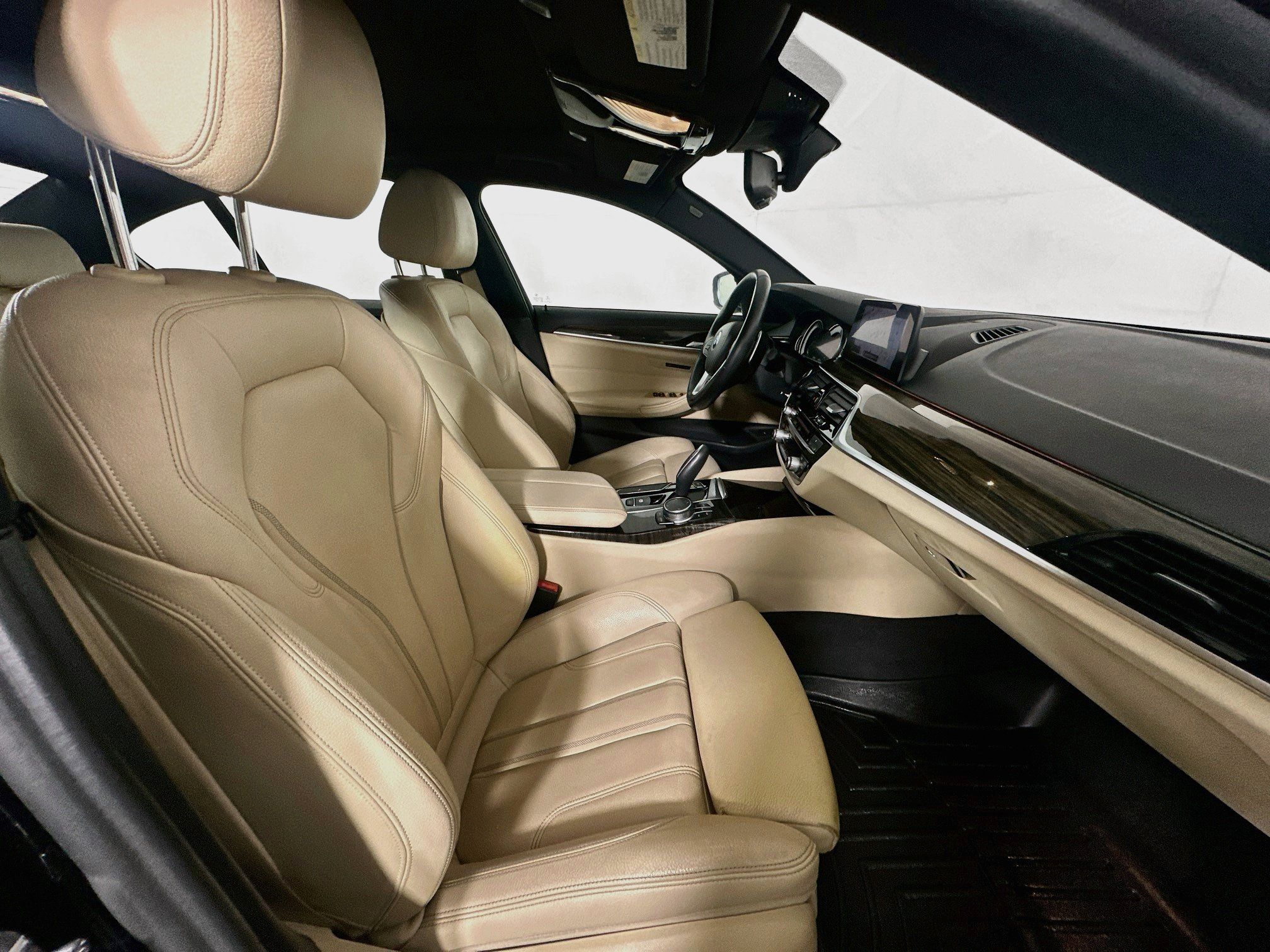 Used 2019 BMW 540i w/ Convenience Package RWD image 32