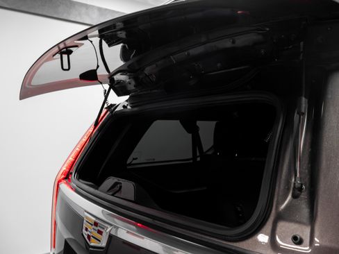 Used 2021 Cadillac Escalade ESV Premium Luxury Platinum w/ Heavy-Duty Trailer Package image 45