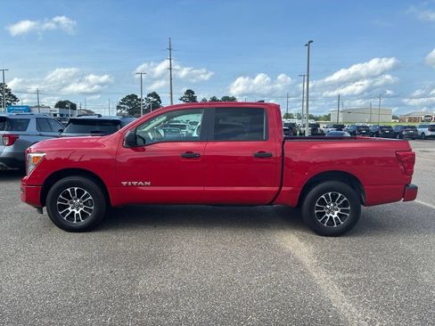 Used 2022 Nissan Titan SV RWD image 4