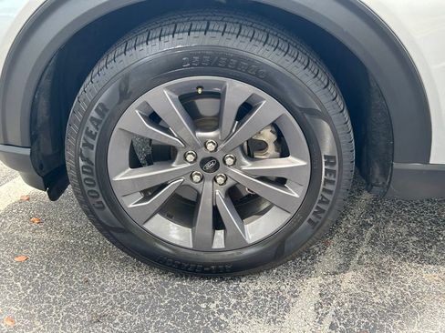 Used 2023 Ford Explorer XLT w/ Equipment Group 202A RWD image 25