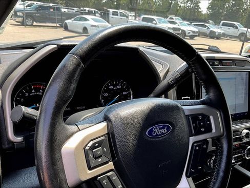 Used 2022 Ford F250 Lariat w/ Lariat Value Package AWD/4WD image 10