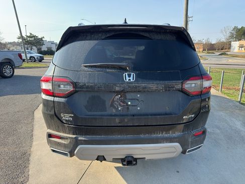 Used 2025 Honda Pilot Elite image 6