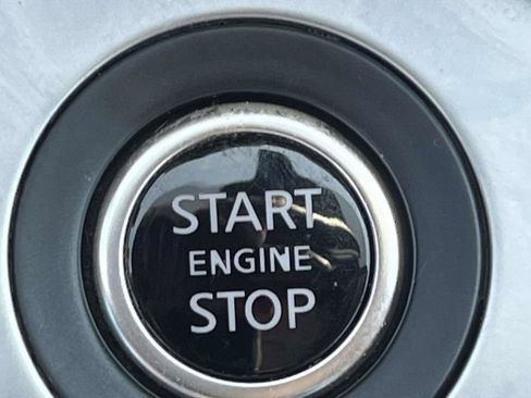 Used 2022 Nissan Sentra SR w/ Electronics Package FWD image 24