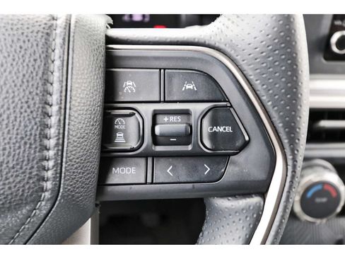 Used 2025 Toyota 4Runner SR5 AWD/4WD image 16