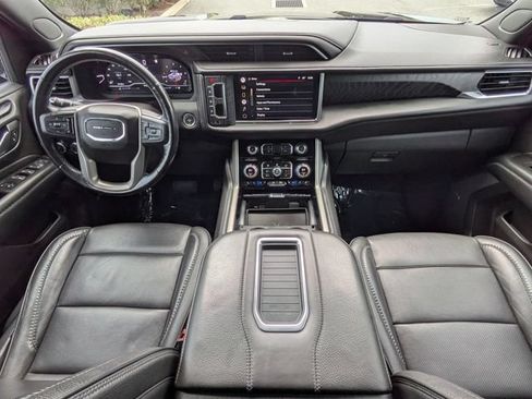 Used 2022 GMC Yukon Denali AWD/4WD image 16